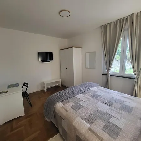 P R A T O E O N D E Casa de hóspedes Cogoleto