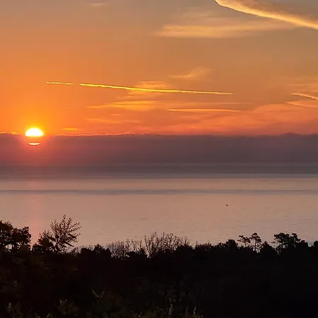 P R A T O E O N D E بيت ضيافة 3*