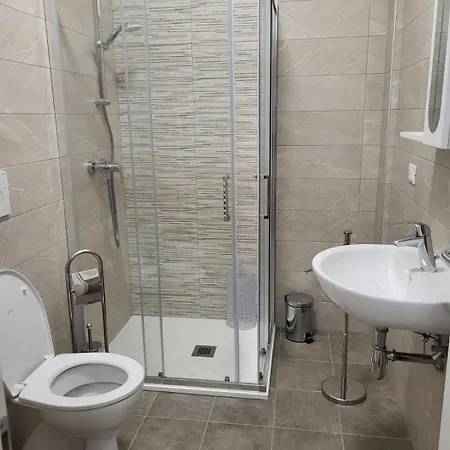 Guest house P R A T O E O N D E 3*