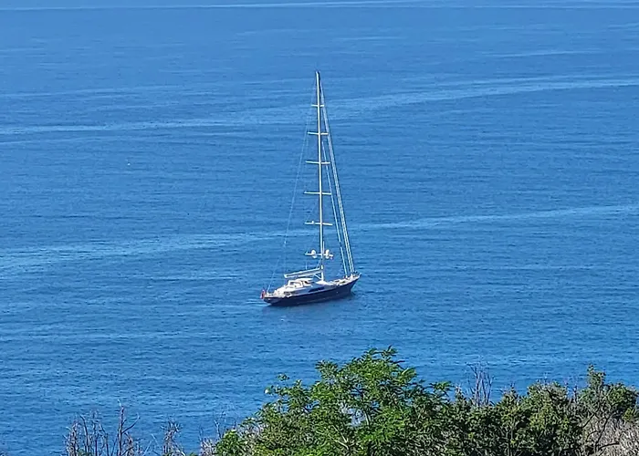 P R A T O E O N D E Maison d'hôtes Cogoleto